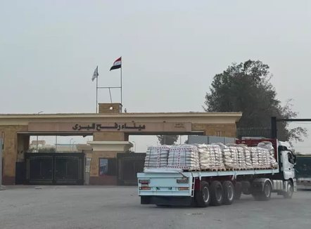 Izraeli rihap pikën kufitare Rafah, lejohet kalimi vetëm për banorët e Gazës