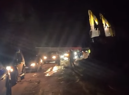 Pas 8 orësh, hapet për qarkullim aksi Elbasan-Qafë Thanë