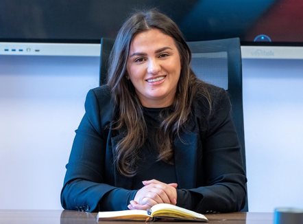 Artan Shkreli ikën nga Instituti i Ndërtimit, në vend të tij ish-kandidatja për deputete e PS