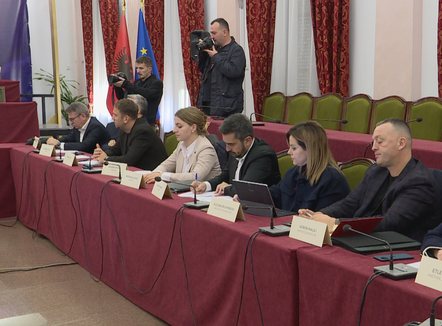 PD tërhiqet para socialistëve, rikthehen tek “Territorialja”. Boçi: PS të respektojë formulën