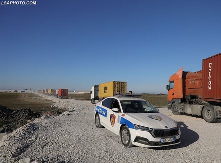 Mbetjet e rrezikshme të Kurum, Policia ekzekuton 20 masa sigurie