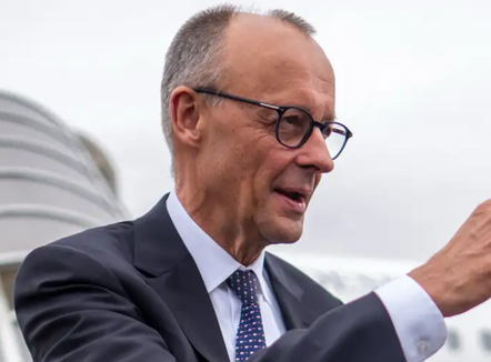 Energji dhe eksporte, Kancelari Merz viziton vendet e Gjirit