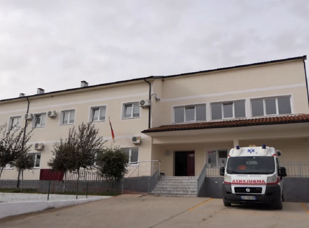 Ngjarje e rëndë në Belsh, gruaja humb jetën pasi kafshohet nga qeni i fqinjëve