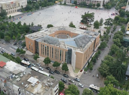 Shqiptarët s'kanë frikë nga kredia, vitin e shkuar u morën nga bankat gati 437 miliardë lekë hua