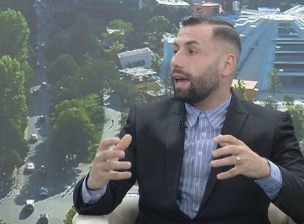 “Helmohesh për 10 sekonda”, pedagogu i infermierisë tregon efektin e shpejtë të monoksidit të karbonit