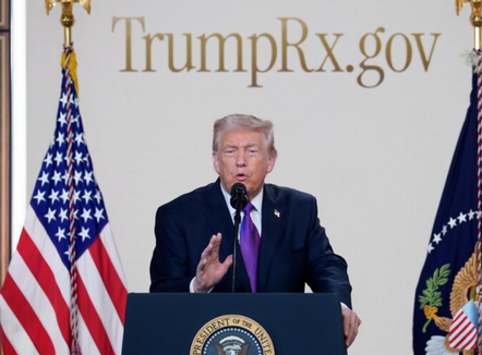 Trump hap faqe interneti për shitjen direkte të barnave, ja çfarë synohet