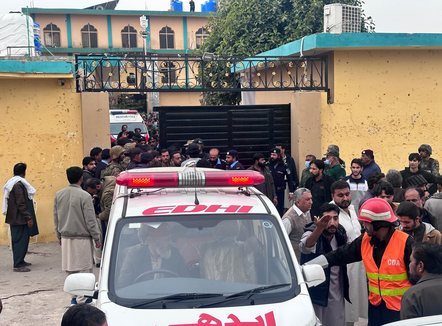 Sulm kamikaz në Islamabad, mbi 31 të vdekur gjatë faljes së të premtes në xhami