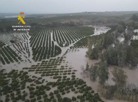 Me mijëra të evakuuar në Andaluzi, stuhia “Leonardo” shkakton përmbytje e rrëshqitje dheu