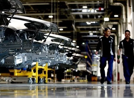 Ngrihet alarmi në Gjermani, drejtori ekzekutiv i Mercedes: Rritni orët e punës, ndryshe kapitali ikën