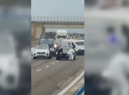 Grabitje si në filma në Brindisi, pritë ndaj furgonit me para, të shtëna me armë ndaj policisë