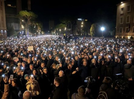 Protesta e opozitës, Berisha: “Uragani i lirisë” vërshon në Tiranë! Fitore