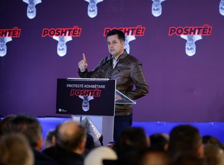 LIVE/ “Shkolla pa nxënës e spitale pa ilaçe”, Alimehmeti: Shpopullimi, dështimi më i madh i Ramës