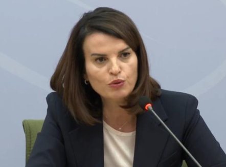 “Një grup sulmoi dhe lëndoi punonjësit e policisë”, ministrja Koçiu reagon për protestën e opozitës