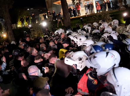 6 të mitur në mesin e protestuesve të ndaluar nga policia