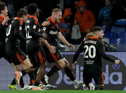 Como rishkruan historinë pas 40 vitesh