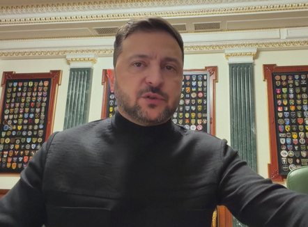 Rusia sulmon dhe vret në Ukrainë, Zelensky do të shpallë zgjedhje dhe referendum më 24 shkurt