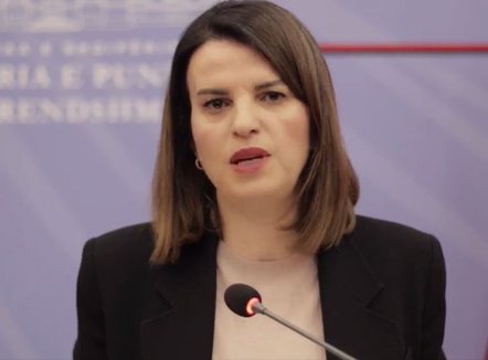 “Kush tenton të vrasë policin e djegë institucionet, përballet me ligjin”, paralajmërimi i Koçiut: Keqpërdorimi i të miturve, vepër penale