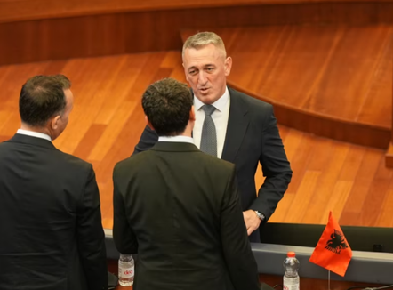 Rashiq kërkon nga Lista Serbe të deklarohet për integrimin e institucioneve serbe, Bislimi paralajmëron javë kyç