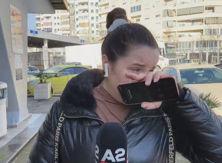 Mbërrijnë në Durrës trupat e pajetë të familjes Kola, përlotet gazetarja e A2 CNN