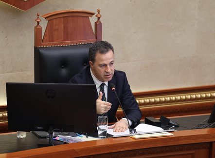 Kuvendi i Shqipërisë voton deklaratën, kërkon shpalljen të pafajshëm të drejtuesve të UÇK-së