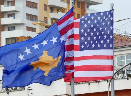 Ambasada amerikane në Kosovë, mesazh për qeverinë e re “Kurti 3”