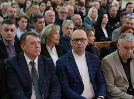 Përfaqësuesit serbë në Kosovë: Për çështjet e arsimit dhe shëndetësisë të diskutohet në Bruksel