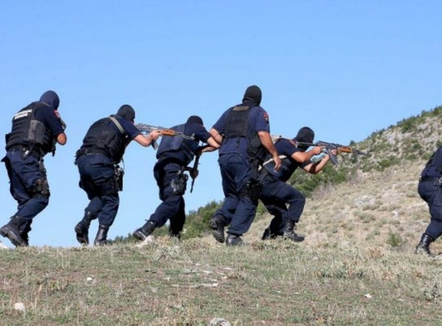 Hapën zjarr ndaj policisë në Morinë, dënohen me 168 vite burg në total 7 shtetas të huaj që trafikonin klandestinë