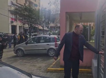 Zgjedhjet e 11 majit, Aulon Kalaja mbërrin në SPAK