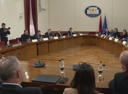 Zgjedhorja, rikthehet në punë komisioni. Ligji për financimet e partive, sistemi dhe numërimi në QV