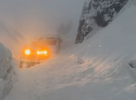 Ortekët bllokojnë rrugën drejt Thethit, ndalohet qarkullimi në Qafë Thore