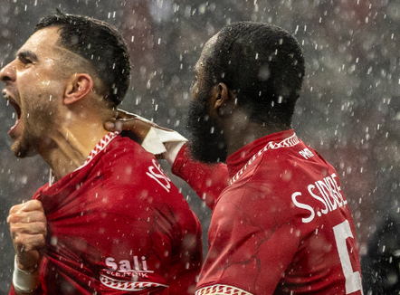 Partizani fiton derbin ndaj Tiranës nën shiun e rrëmbyeshëm