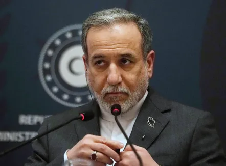 “S’do nënshtrohemi!”, Kryediplomati i Iranit mbërrin në Gjenevë për bisedimet bërthamore, ja mesazhi i parë i Araghchi-t