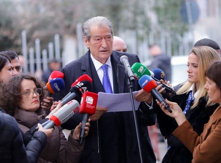 Berisha akuzon Dumanin: Altin “Troplini” ka firmosur 16 kërkesa për të më hetuar mua dhe mbesat e mia edhe 4 vite para lindjes së tyre