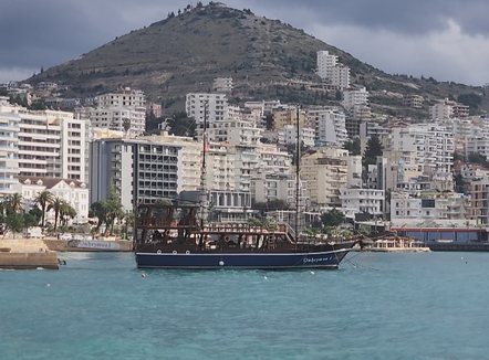 Infrastrukturë e shërbim i dobët, Sarandë-Ksamil, fluksi turistik rrezikon t'i 