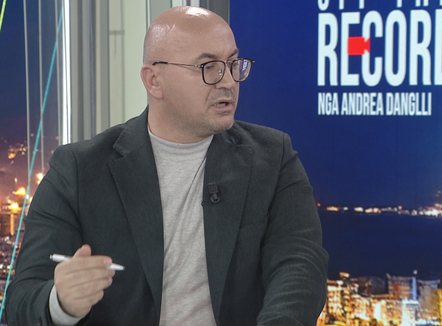 “Nuk e kam bërë unë reformën”, Lita akuza politikës: Flenë me drita ndezur dhe me rroba veshur