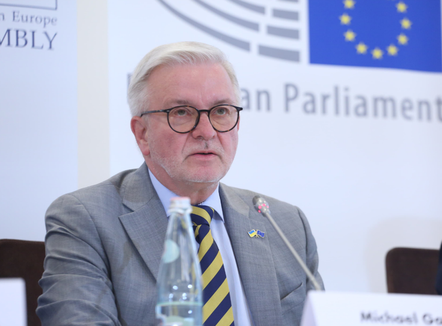 Eurodeputeti Ghaler debat me Ballën, kërkon shpjegime pse Shqipëria pranoi ftesën e Trump-it për Bordin e Paqes