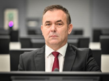 Selimi: Historia s’mund të rishkruhet, armët për ne ishin mbijetesë