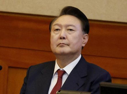 Tronditet Koreja e Jugut: Ish-presidenti dënohet me burgim të përjetshëm