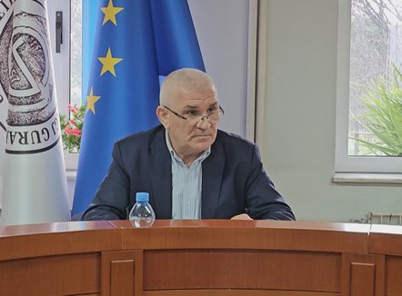 “Mbulon rrogat, jo investimet” rektori Gjuraj: Buxheti nga qeveria i pamjaftueshëm