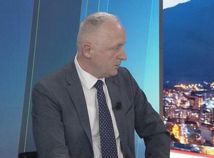 “Nuk bëjmë dot rotacion”, Lutfi Dervishi: Në Shqipëri më shpesh bie tërmet, se qeveria. Patronazhim agresiv, as Trump se mund dot Ramën