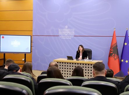 Koçiu bën bilancin e aseteve të konfiskuara nga krimi: Në shërbim të qytetarëve dhe familjeve të efektivëve të rënë në detyrë