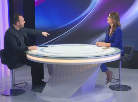 Balliu: Populli vetëmbrohet, nuk ushtron dhunë. Protestat do të përshkallëzohen