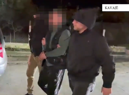 Vrasja në Kavajë pas konfliktit për parkimin e makinës, bie në pranga autori i dyshuar