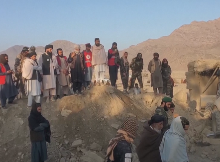  Raportohen 13 të vrarë, Forcat Ajrore të Pakistanit bombardojnë talebanët në Afganistan