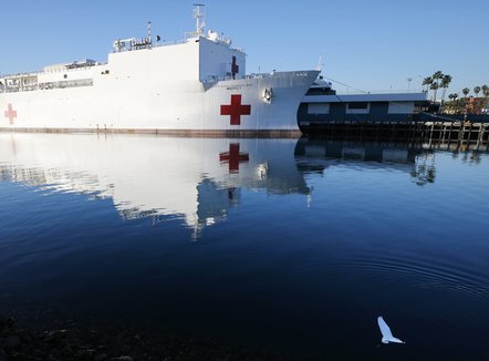 Trump i ofron anijen spitalore, Groenlanda dhe Danimarka: Kemi shëndetësinë falas, ndryshe nga ju