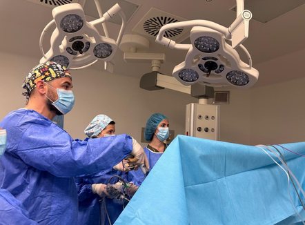 300 operacione që nga fillimi i vitit, Rama ndan pamje nga spitali i Fierit: Përkushtim dhe teknologji moderne