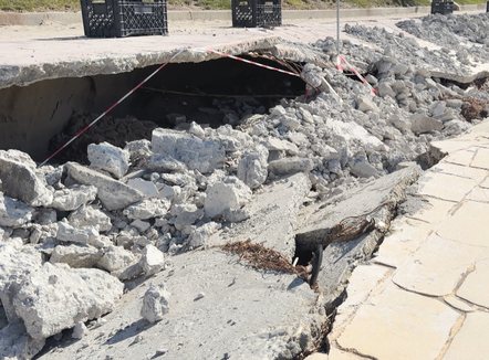 Kërkohet investim rrënjësor, erozioni dëmton edhe shëtitoren e plazhit në Golem