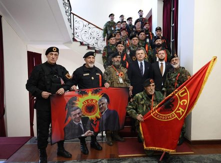 Balla takon veteranët e UÇK. Certifikatë Mirënjohjeje Kuvendit