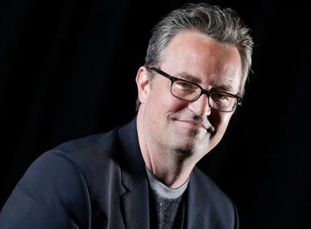 Paguhej 150 mijë $ në vit që të kujdesej për të, dënohet me burg asistenti personal i aktorit të “Friends”, Matthew Perry