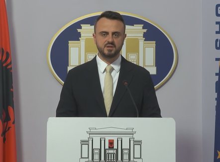 “Pasqyrë e dramës së eksodit”, Xhaferri: Kemi 35 mijë studentë më pak në auditore